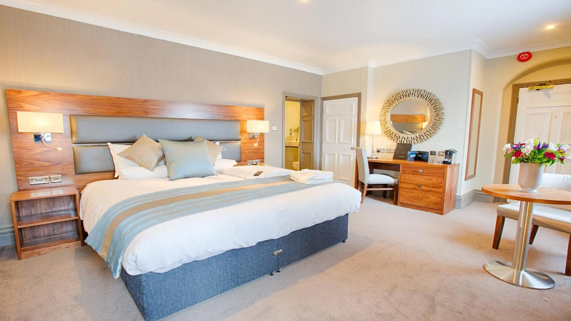 Best Western Chilworth Manor Hotel בריטניה